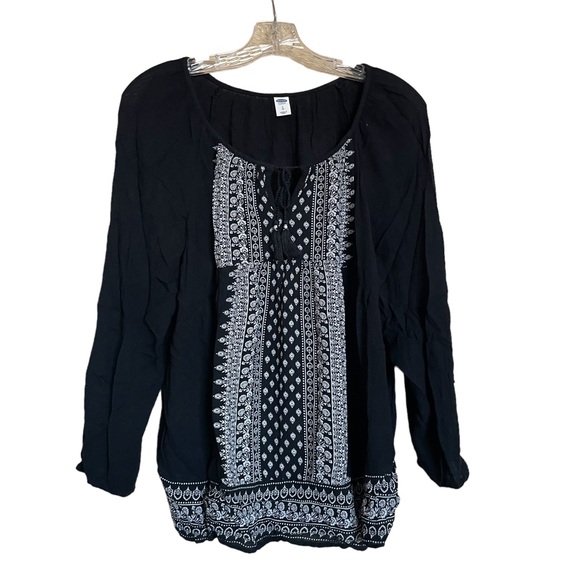 Old Navy Tops - Old Navy Women’s Black and White Pheasant Long Sleeve Top Size Large